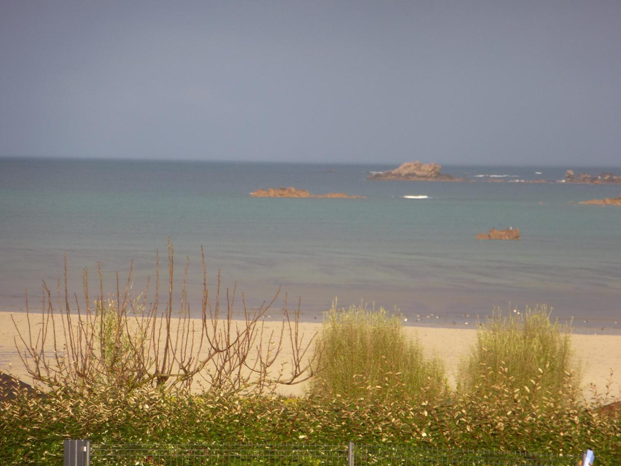 La Maison Bateau Au Bord De Mer Guissény Exterior foto